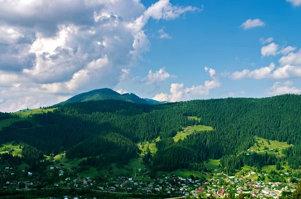 Schöne Aussicht Von Der Dorfspitze Die Berge — Stockfoto