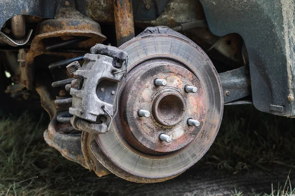 Vorderradaufhängung Bremsscheibe Und Radnabe Eines Autos Archivbild — Stockfoto