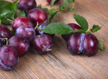 Tahta masada taze erikler.