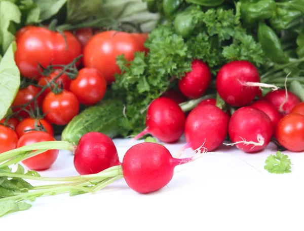 Frische Zutaten Für Das Kochen Rustikalem Ambiente Tomaten Basilikum Knoblauch — Stockfoto