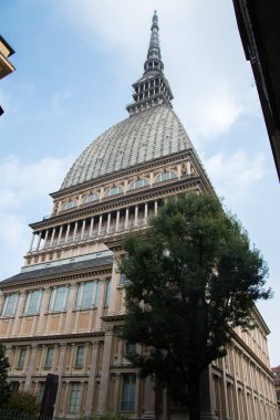 Torino 'daki Köstebek Antonelliana sokaktan görüldü.