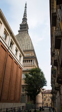 Torino 'daki Köstebek Antonelliana sokaktan görüldü.
