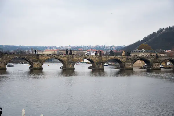 Ponte Carlo Praga Una Giornata Autunnale Nuvolosa Piovosa — Foto Stock