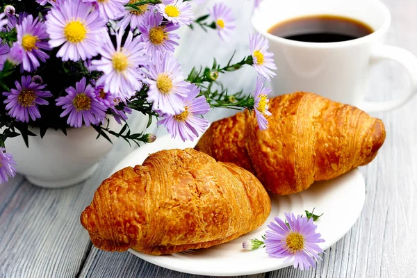 French Croissant Cup Coffee White Wooden Table High Quality Photo — Stock Photo, Image