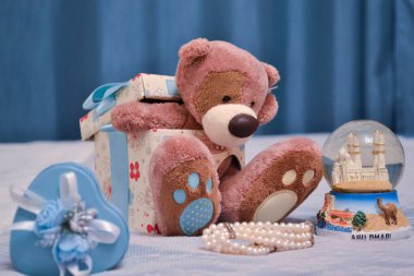 Kutudaki oyuncak ayı