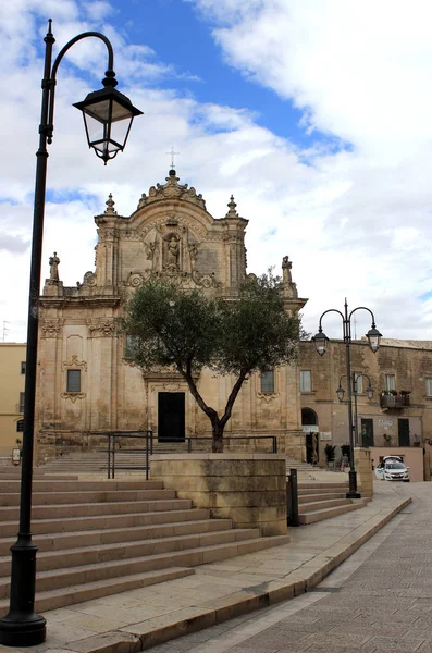 Matera, Basilicata, kısmen 1670 Barok tarzında, eski şehir Unesco miras şehir ve kültür 2019 Avrupa başkenti'yeniden İtalya - ortaçağ kilise San Francesco d'Assisi
