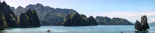 島や岩のパノラマ風景 — ストック写真
