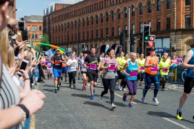 Manchester, İngiltere - 20 Mayıs, 2018: İngiltere'de İngiltere'de Manchester maratonu için çalıştırmak