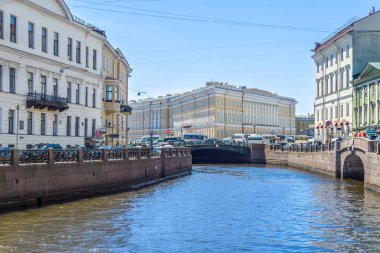 Saint Petersburg, Rusya Federasyonu - 24 Mayıs, 2018: güzel nehirler ve kanallar Sankt Petersburg, Rusya bentleri boyunca bina