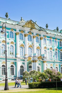 Saint Petersburg, Rusya Federasyonu - 24 Mayıs, 2018: Saray Meydanı Devlet Hermitage Müzesi ve Kış Sarayı, Saint Perersburg, Rusya