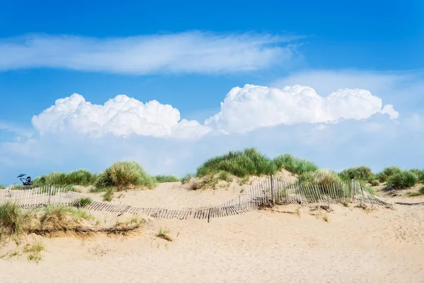 Sandy Formby Beach Liverpool Sunny Day Lots People Unusual Hot — Stock Photo, Image
