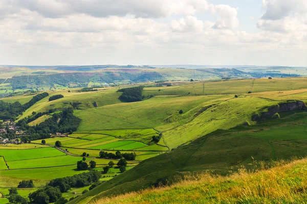 Castleton ve Peak District Milli Parkı, İngiltere, İngiltere'de Edale yakınlarındaki Mam Tor tepe