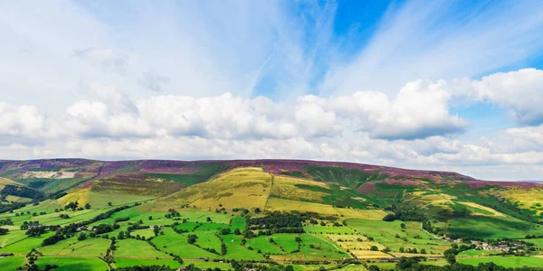 Castleton ve Peak District Milli Parkı, İngiltere, İngiltere'de Edale yakınlarındaki Mam Tor tepe
