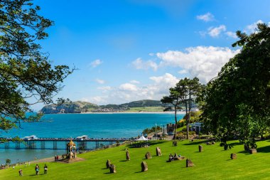 Llandudno, Kuzey Galler, İngiltere - 05 Ağustos, 2017: güzel yaz günü Llandudno deniz ön North Wales, Amerika Birleşik Devletleri