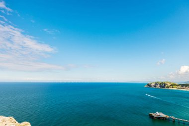 Kuzey Galler 'deki Llandudno Deniz Cephesi' nde Güzel Yaz Günü