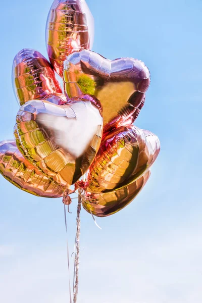 Herzförmige Luftballons Auf Dem Himmelshintergrund Getöntes Bild — Stockfoto