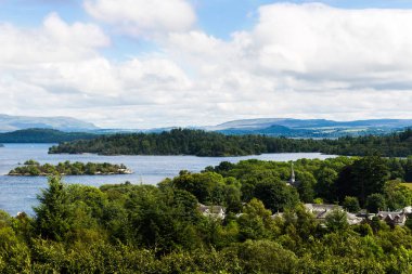 Loch Lomond Gölü batı tarafında bulunan, Glen Striddle hills iyi bir zam Luss Köyü ve en yüksek noktası, Beinn Dhub, 657 m için teklif.