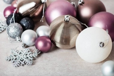 Noel topları xmas ağacı süsleme için hazırlık olarak
