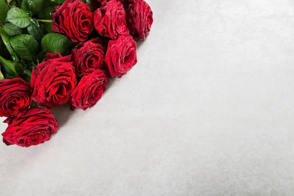 Bos rode rozen voor St Valentijnsdag — Stockfoto
