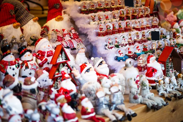 Julmarknad nära Rådhuset på Albert Square i Manchester, — Stockfoto