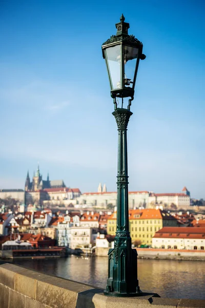 Detalles de Karlov most, Charles bridge, in a sunny day, Prague — Foto de Stock