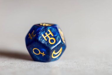 Astroloji zar Uranüs gezegeninin simgesiyle