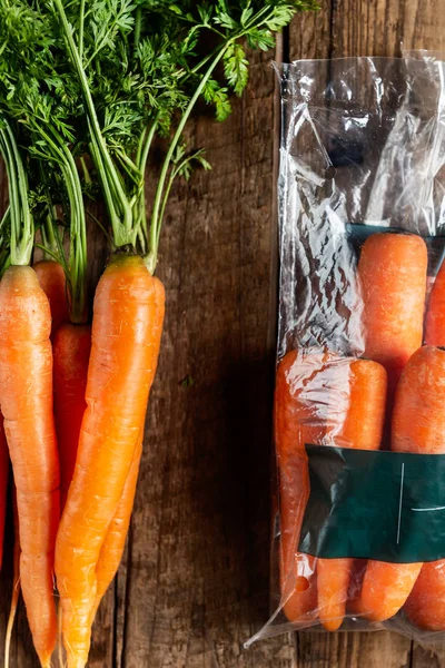 Carrots in plastic bag VS NO bag. Say NO to plastic