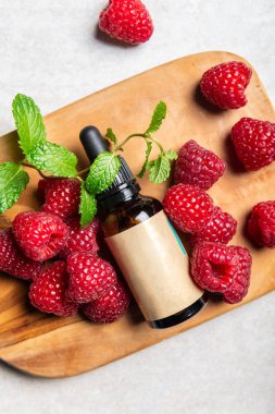 Kırmızı ahududu tohumu yağı. Saf, doğal. Aromaterapi, Masaj Üs Yağı, Güneş kremi