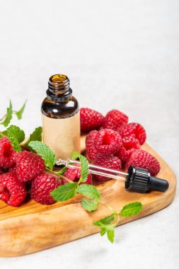 Kırmızı ahududu tohumu yağı. Saf, doğal. Aromaterapi, Masaj Üs Yağı, Güneş kremi