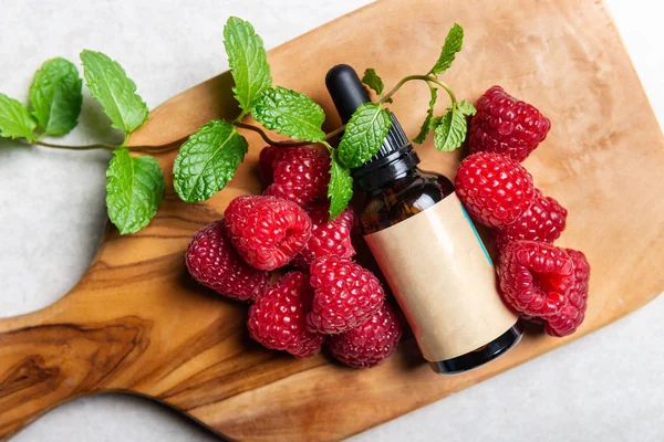 Red Raspberry Seed Oil. Pure, Natural. Aromatherapy, Massage Base Oil, Sunscreen — Stock Photo, Image