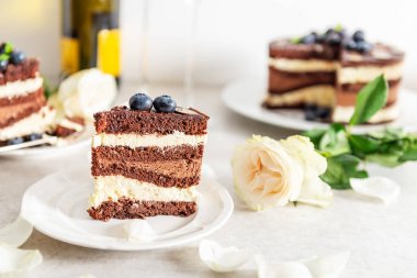 Tatlı menüsü Belçika çikolatası pastamız katmanlı