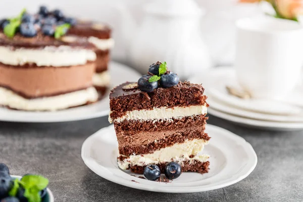 Tatlı menüsü Belçika çikolatası pastamız katmanlı