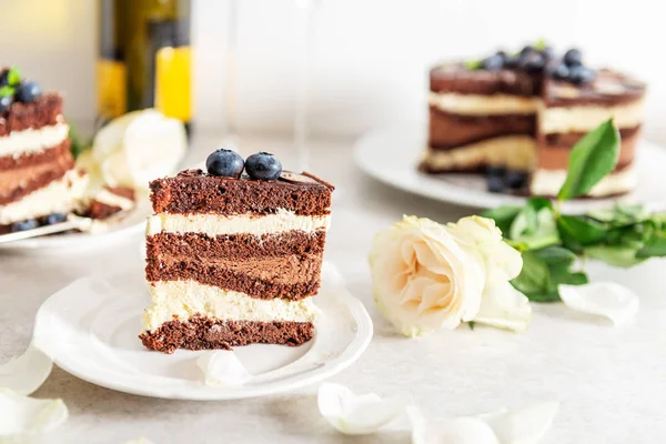 Tatlı menüsü Belçika çikolatası pastamız katmanlı