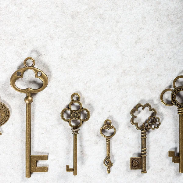 风格化的古董装饰钥匙 — 图库照片