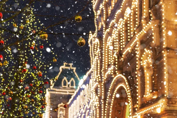 Tiempo de Año Nuevo en Moscú, hermosa Plaza Roja con increíbles decoraciones de Navidad — Foto de Stock