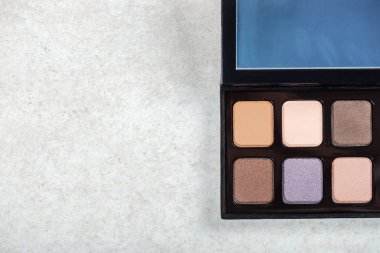 Nötr renk göz gölgeler paleti