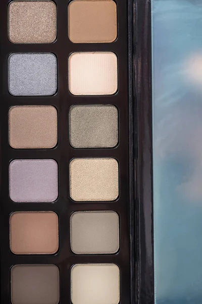 Paleta de sombras de ojos de color neutro — Foto de Stock