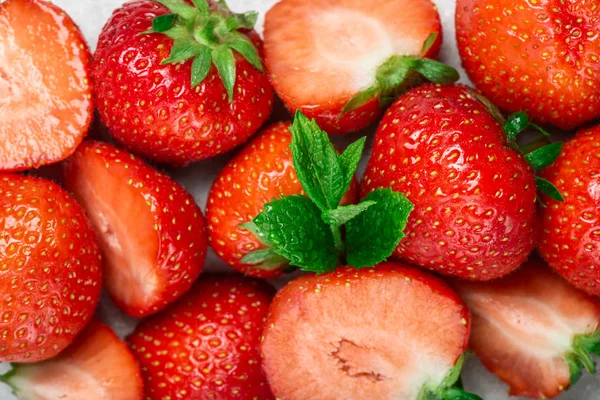 Verse zomer bessen zoals aardbeien — Stockfoto