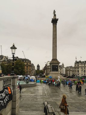 Londra 'daki Trafalgar Meydanı' nda Yok Olma İsyanı protestocuları