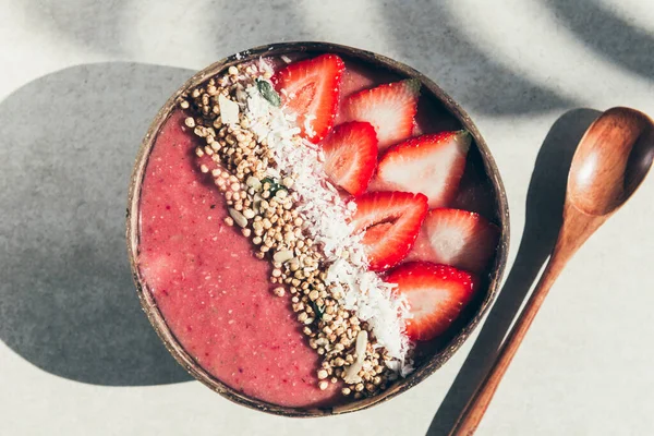 Strawberry Smoothie in Coconut Bowl — Stock Photo, Image