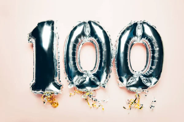 Balão Bunting para celebração Feliz aniversário de 100 anos — Fotografia de Stock