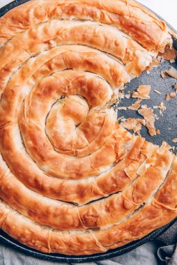 Filo Ispanağı ve Feta Twist Turtası