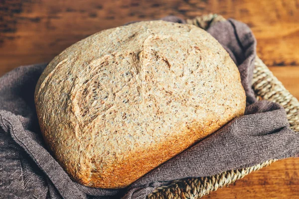 Σπιτικό ψωμί ολικής άλεσης — Φωτογραφία Αρχείου