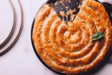 Filo Ispanağı ve Feta Twist Turtası