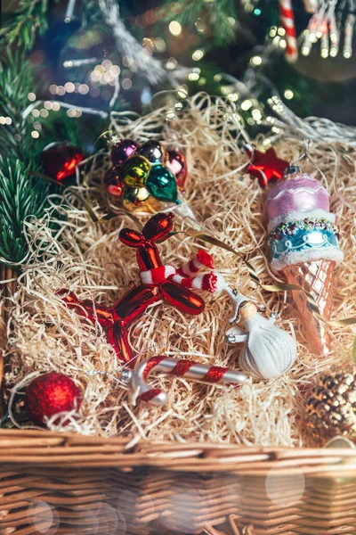 Caixa de Baubles de Natal Moderno Incomum — Fotografia de Stock