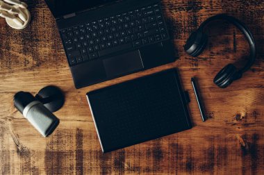 Stylus kalemli dizüstü bilgisayar ve grafik tableti