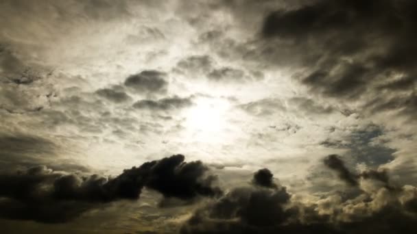 Silueta Nubes Moviéndose Atardecer — Vídeo de stock
