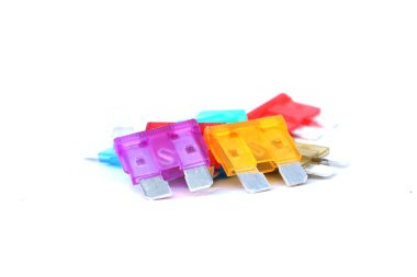 izole beyaz arka plan üzerinde sigorta