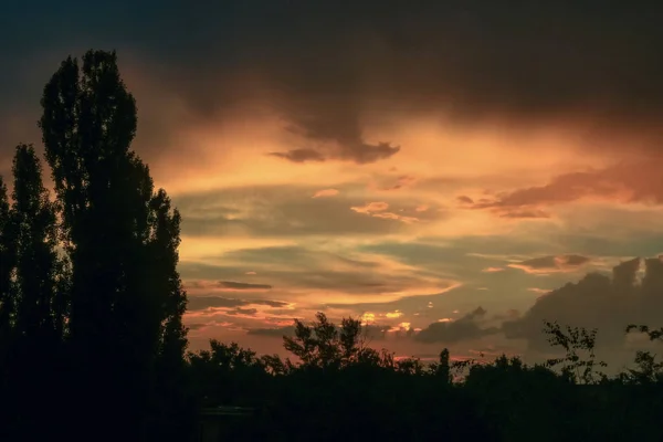 Солнце Скрывается Горизонтом Красное Небо Заката — стоковое фото