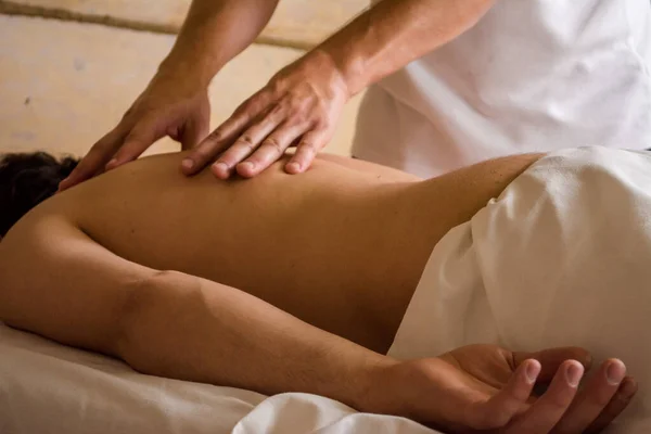 Close Masseur Doen Lichaam Massage — Stockfoto